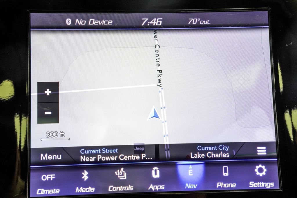 Used 2021 Silver Jeep Trackhawk image 34