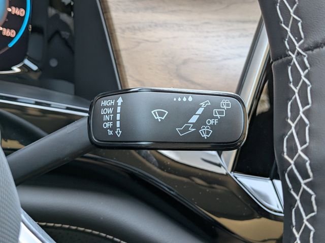 New 2026 White Volkswagen 2.0T SE w/Technology image 32