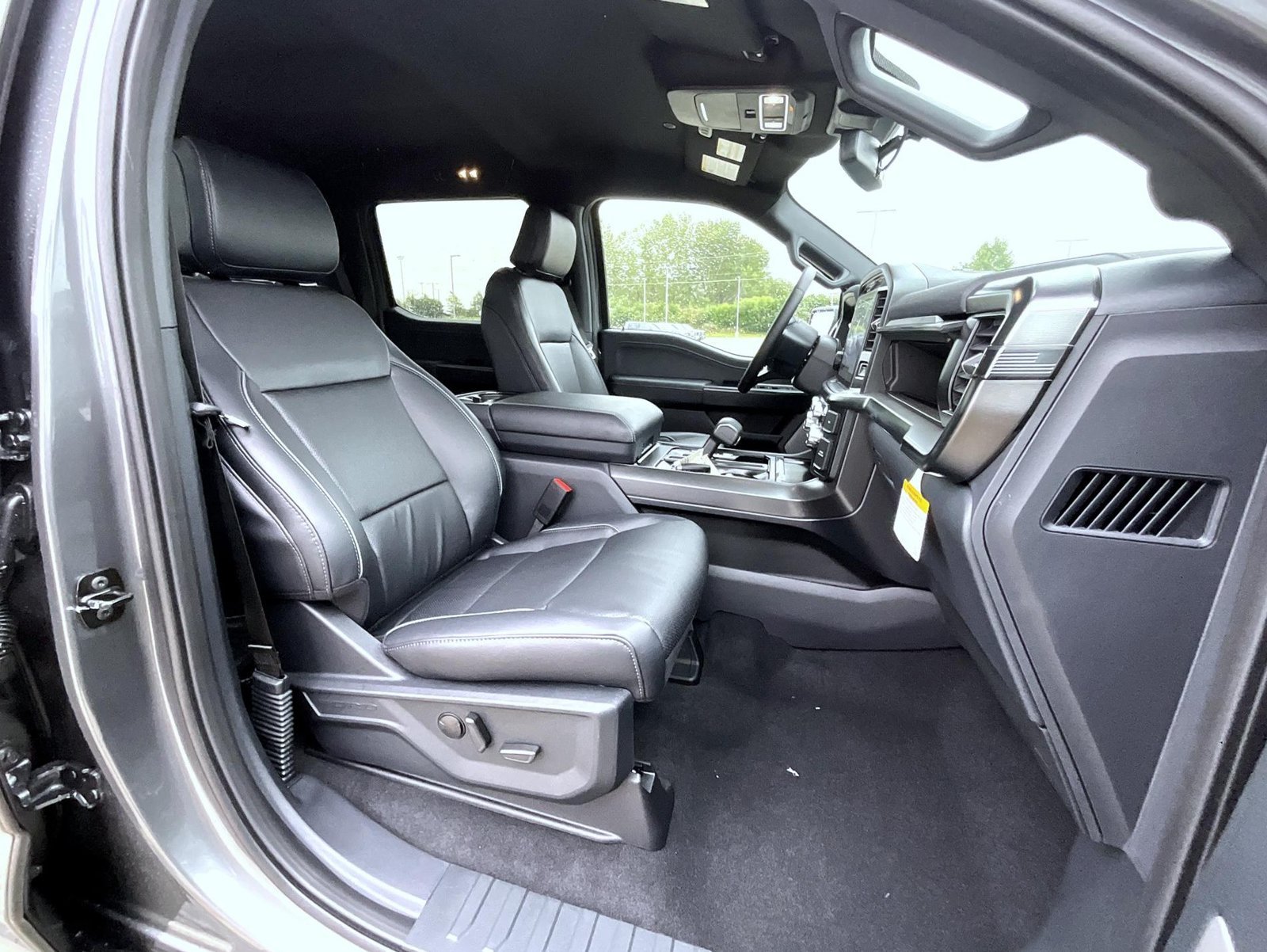 New 2026 Carbonized Gray Metallic Ford Lariat image 17