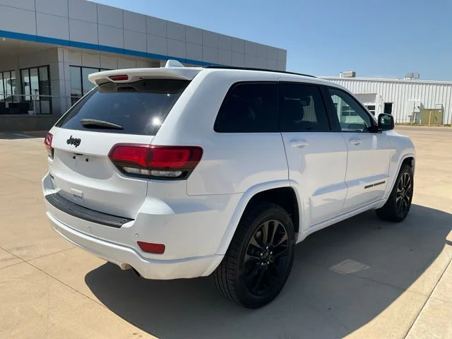 Used 2019 White Jeep Altitude image 35