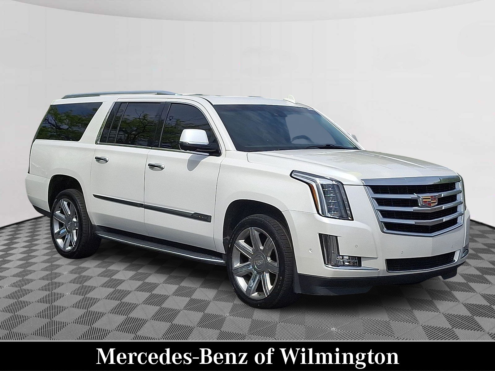 2018 Cadillac Escalade ESV AWD Luxury's photo