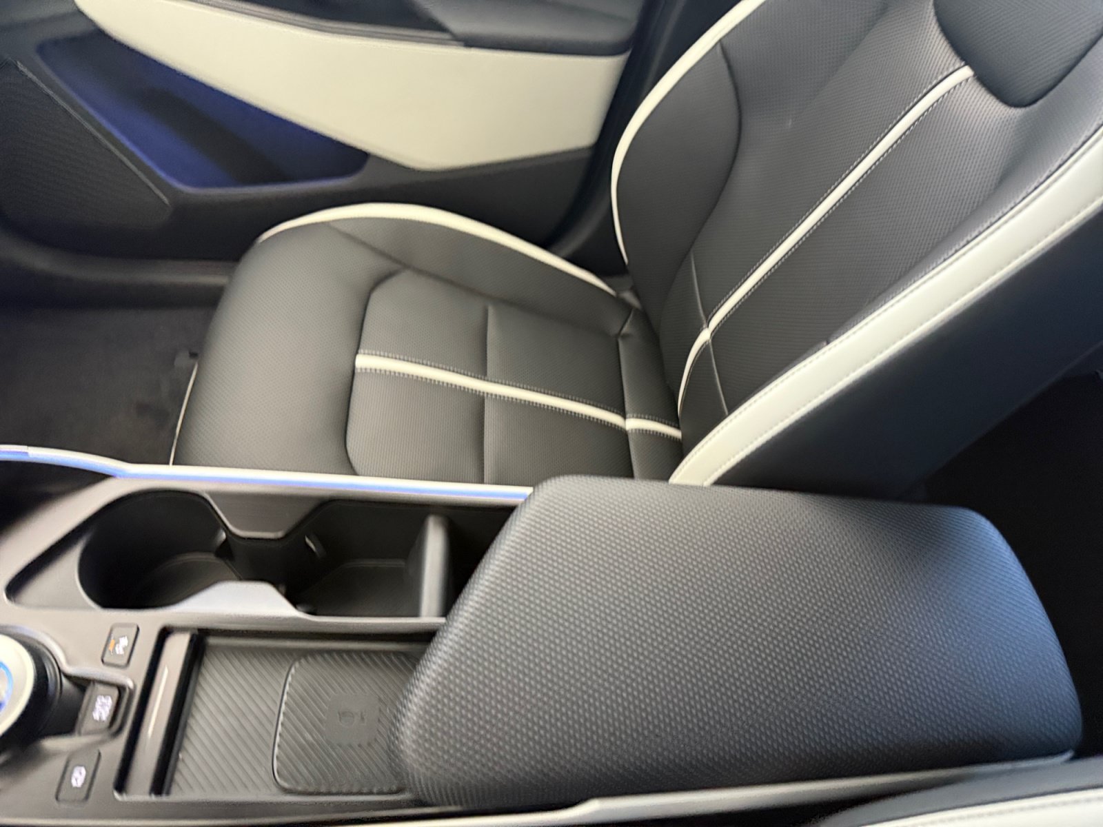 New 2026 Wolf Gray Kia GT-LINE image 14