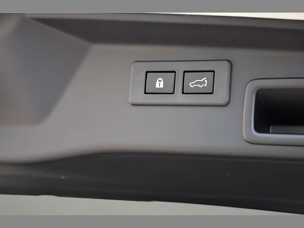 New 2026 CRYSTAL WHITE PEARL Subaru Premium image 23