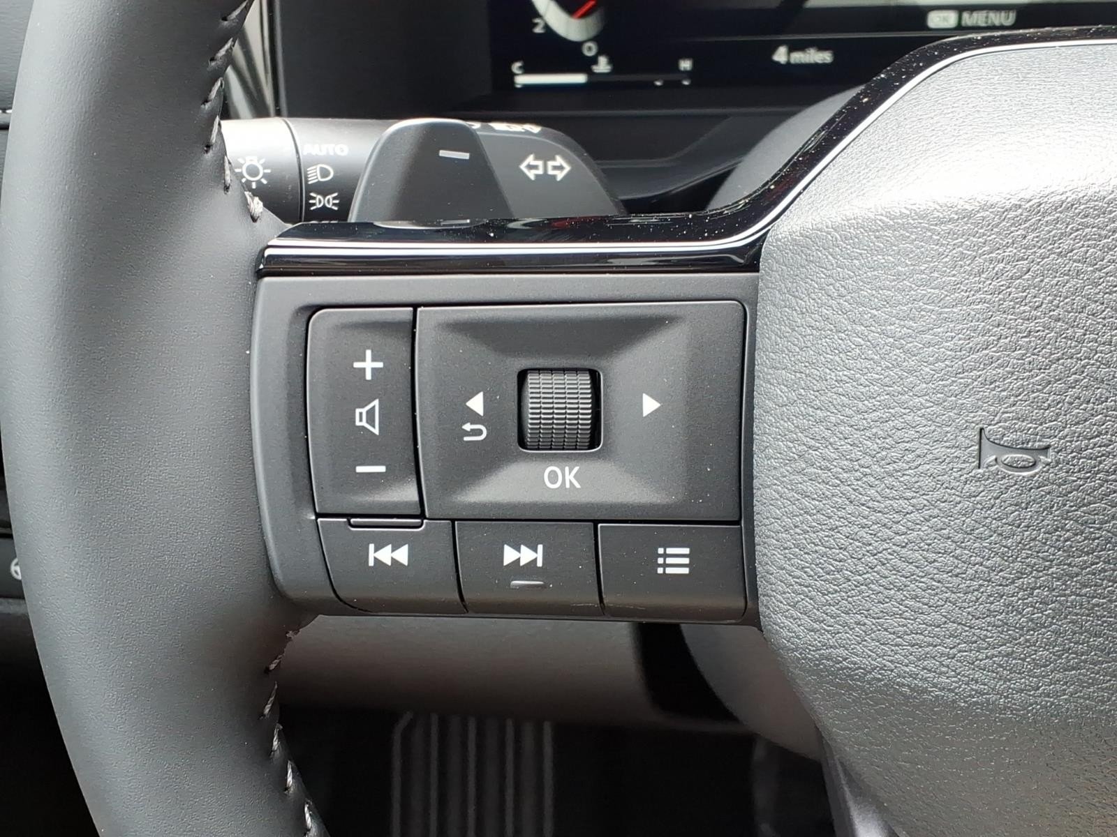 2026 Nissan Pathfinder SL Black at Robbins Nissan