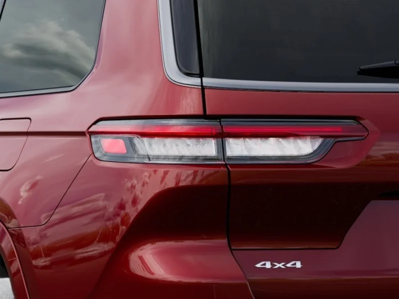 New 2026 Velvet Red Pearl-Coat Exterior Paint Jeep Limited Reserve image 11