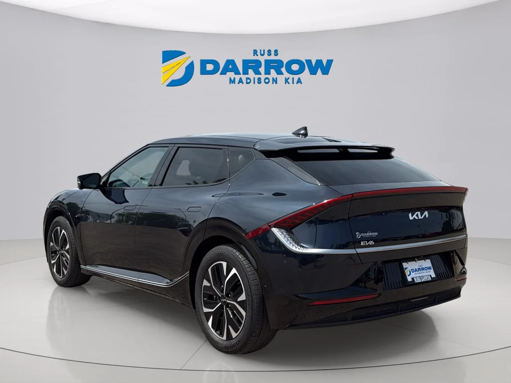 Used 2023 Gravity Blue Kia Wind image 3