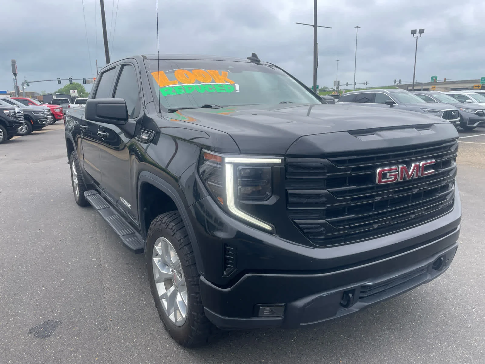 2023 GMC Sierra 4WD Crew Cab Short Box Elevation's photo