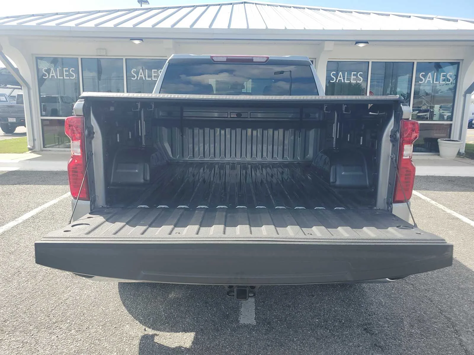 Used 2023 STERLING GRAY METALLIC Chevrolet LT image 6