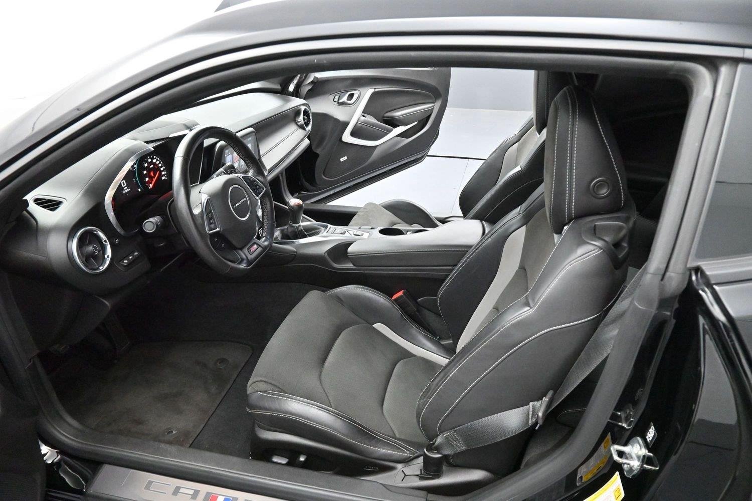 Used 2018 Black Chevrolet 2SS image 13