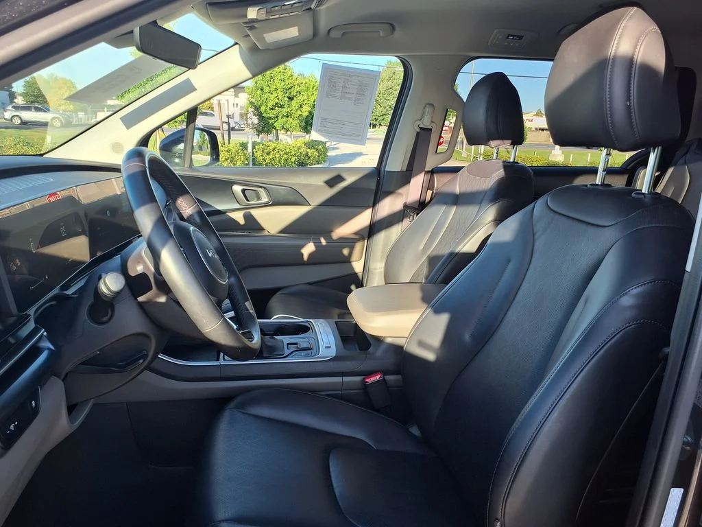 Used 2025 Gray Kia LXS image 15