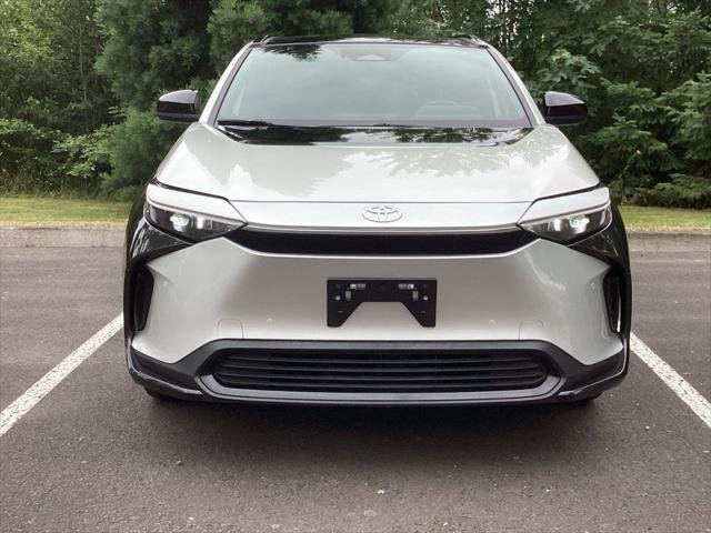 Certified Used 2023 ELEMENTAL SILVER Toyota  image 19