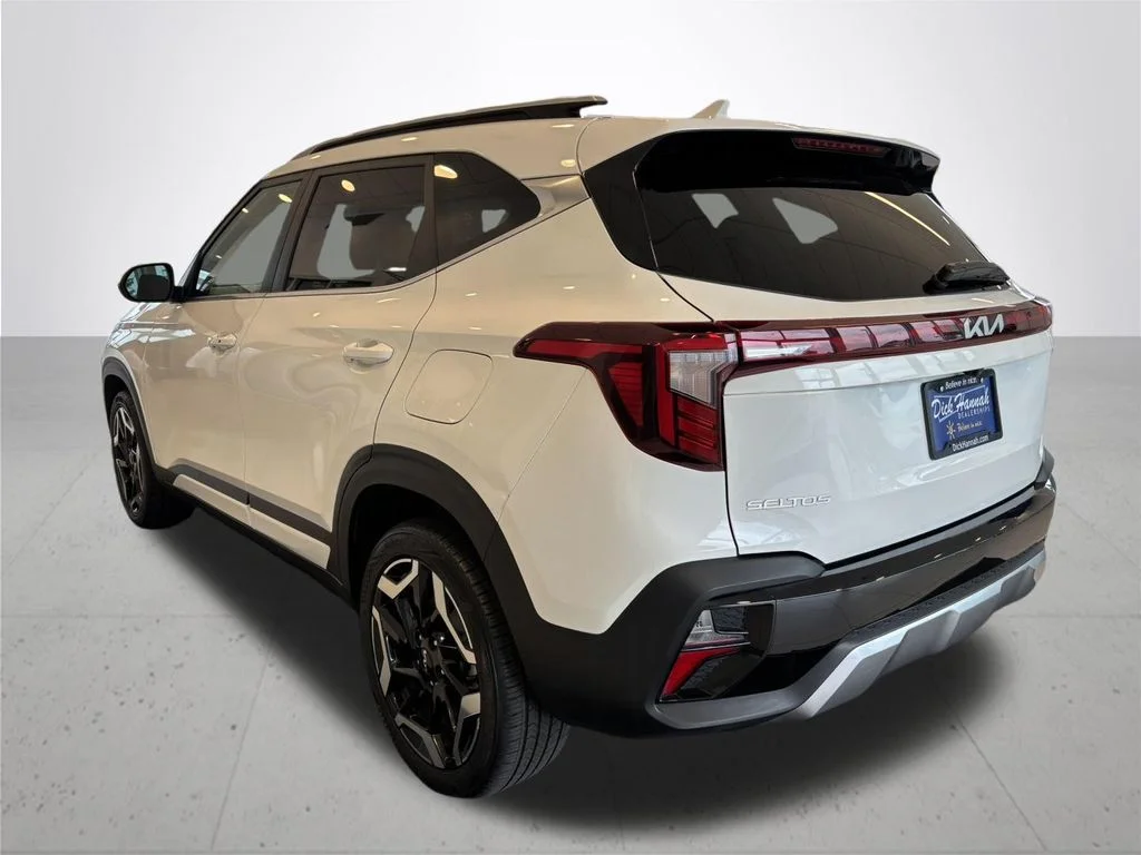 Used 2024 White Kia SX image 10
