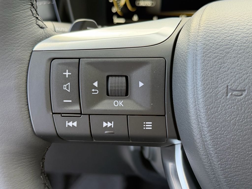 New 2027 RADIANT WHITE INFINITI Sport AWD image 24
