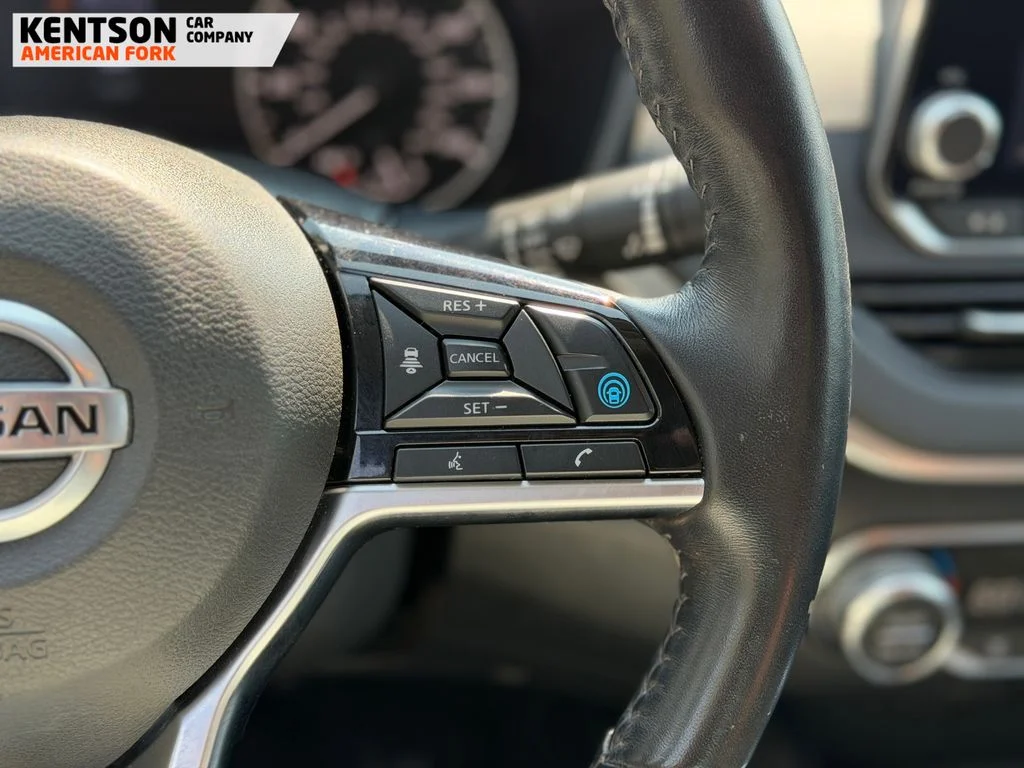 Used 2019 Black Nissan 2.5 SV image 15