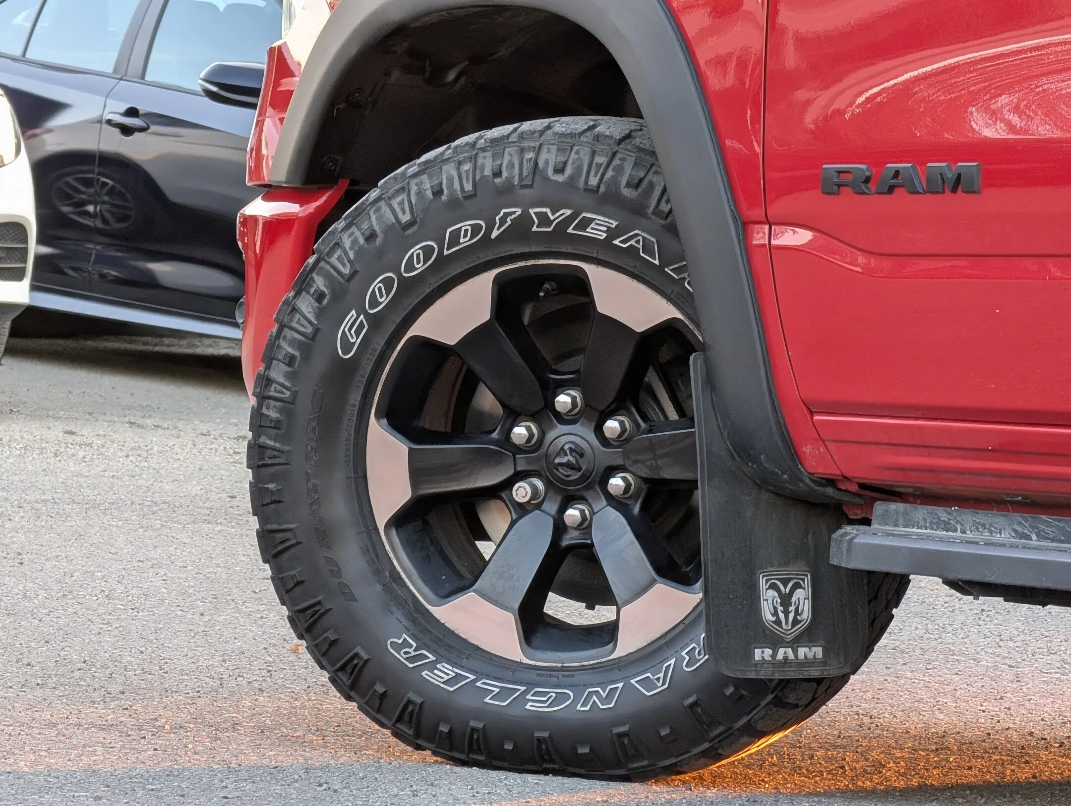 Used 2019 Red RAM Sport - Leather - Level II - Dual Pane Sunroo - Sport 4x4 Crew Cab 57 Box image 9