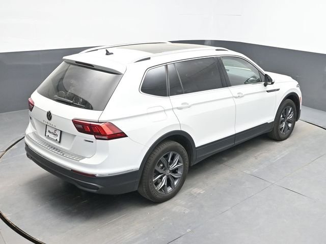 Used 2022 White Volkswagen 2.0T SE image 17