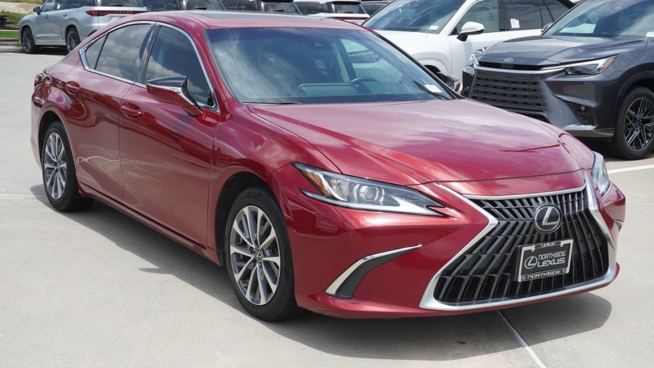 Used 2022 Red Lexus ES 350 image 3