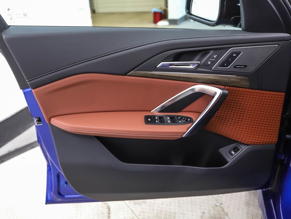 Used 2026 Blue Metallic BMW xDrive28i image 9