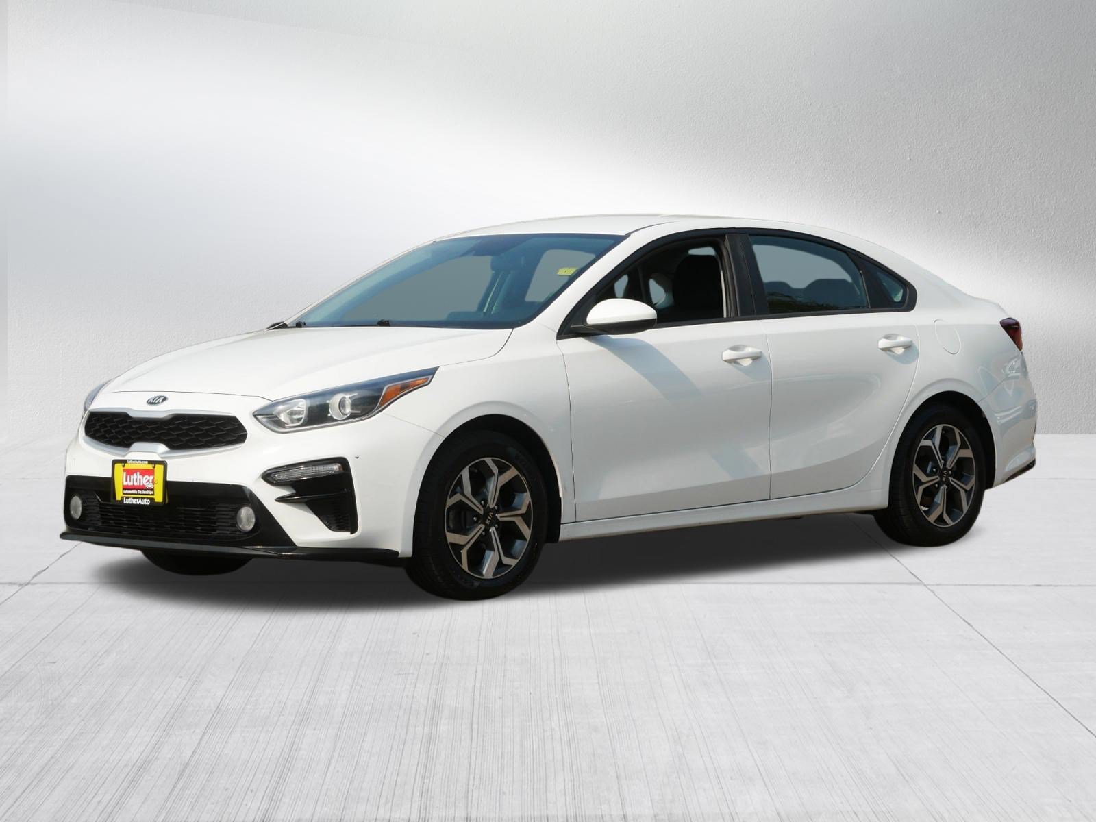 Used 2019 Clear White Kia LXS image 3