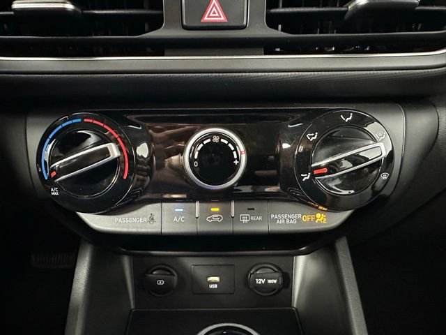 Used 2023 Black Hyundai SEL image 23