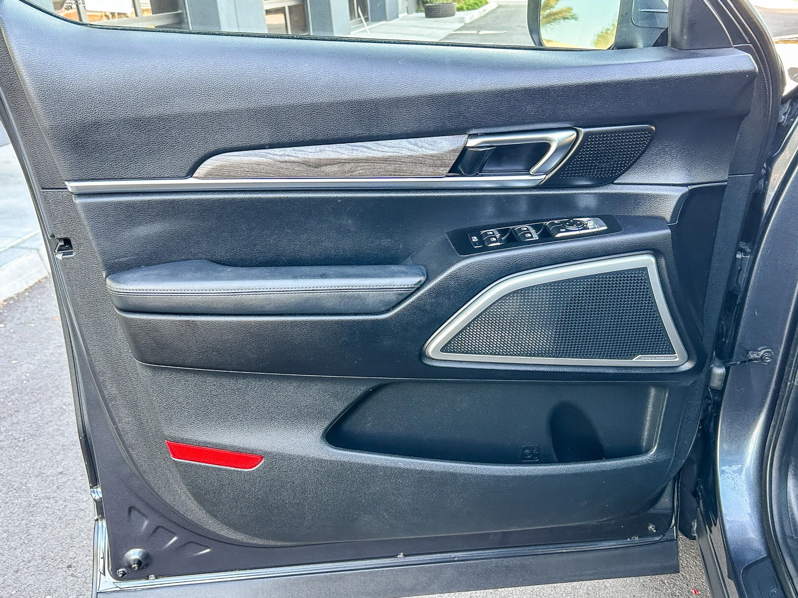 Used 2020 Gravity Grey Kia EX image 27