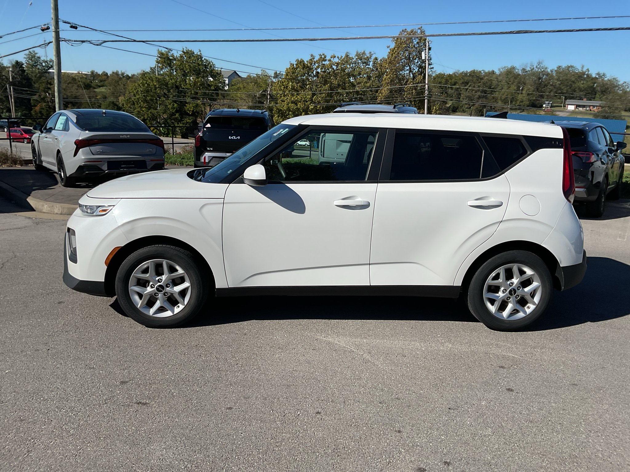 Certified Used 2022 Snow White Pearl Kia LX image 12