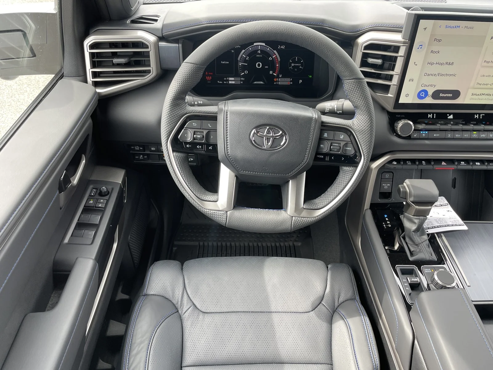 New 2026 Wind Chill Pearl Toyota Platinum image 13