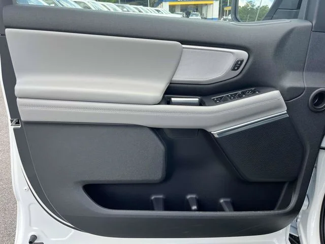 New 2027 Star White Metallic Tri-Coat Ford MAX Active image 12