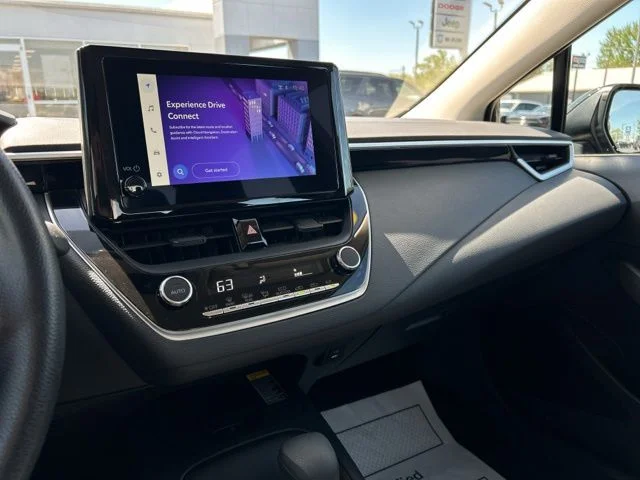 Used 2025  Toyota LE image 33