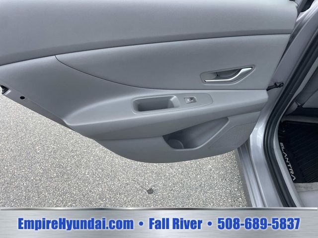 Certified Used 2025 Fluid Metal Hyundai SEL Sport image 14