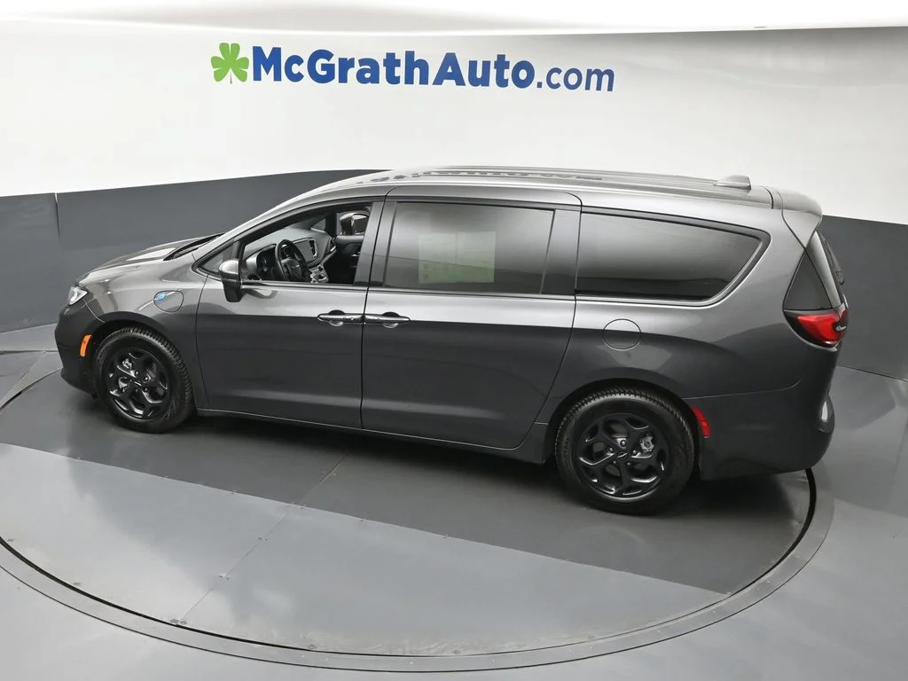 Certified Used 2022 Gray Chrysler Touring L image 25