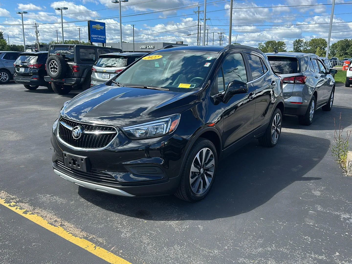 Used 2022 Includes (MDP) Anthracite lower exterior accent color, Paint code W598F.) Buick Preferred image 4
