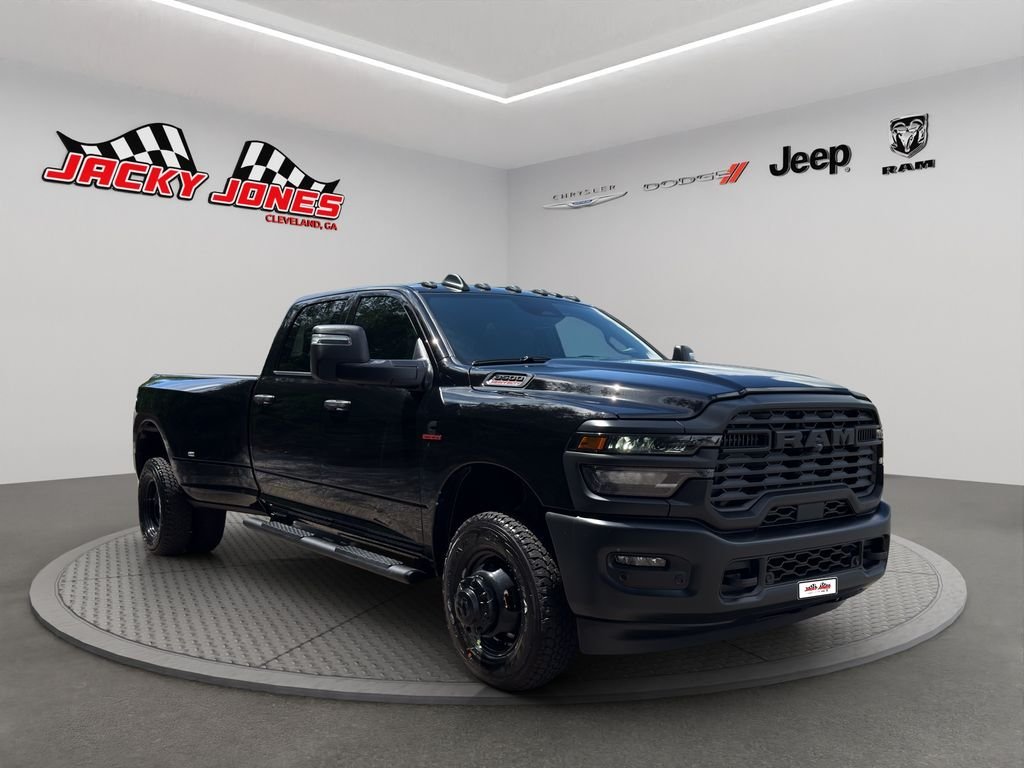New 2026 Diamond Black Crystal Pearl-Coat Exterior Paint RAM Tradesman image 13