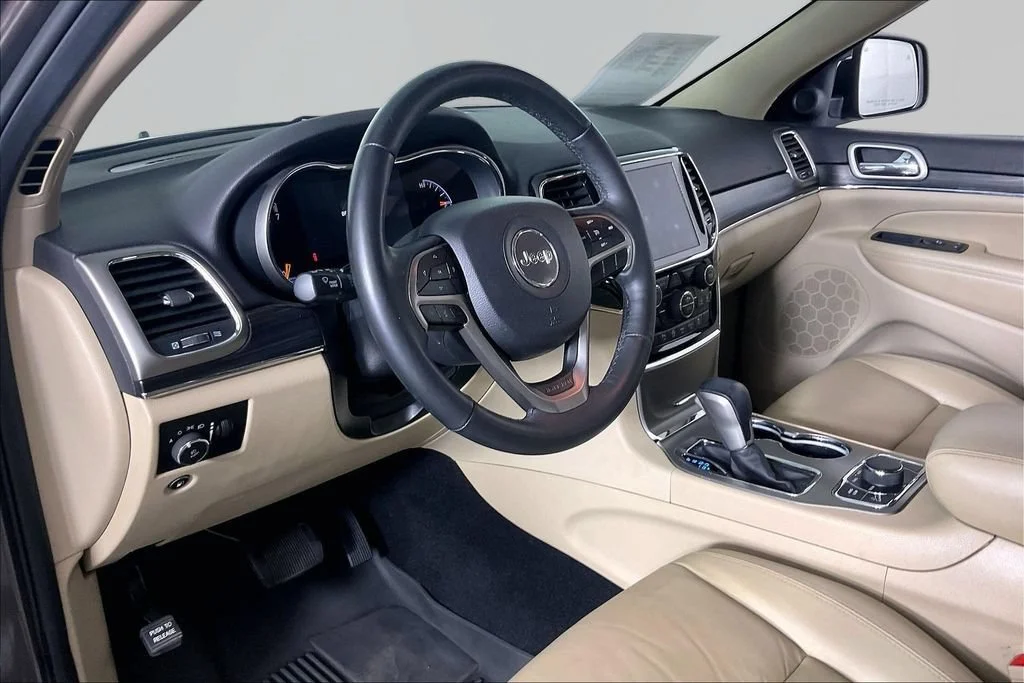 Certified Used 2019 Brown Jeep Limited 4x4 image 16