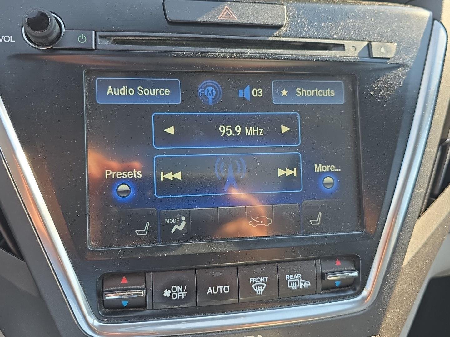 Used 2014  Acura Tech Pkg image 21