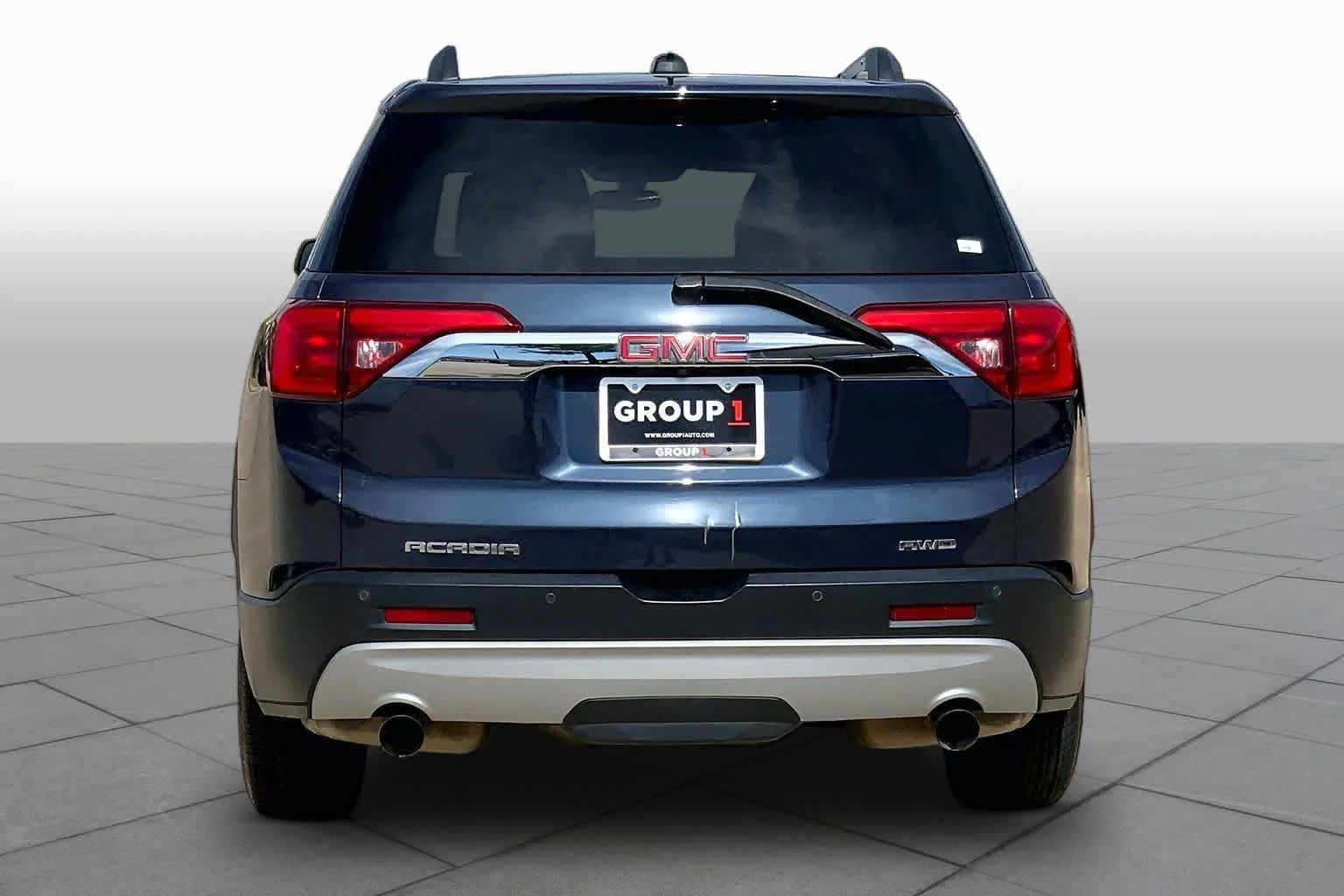 Used 2019 BLUE STEEL METALLIC GMC SLE image 5