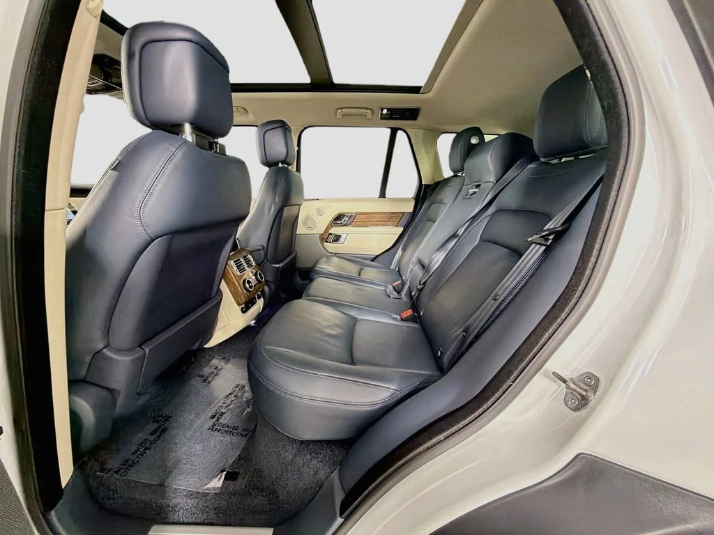 Used 2022 White Land Rover Westminster image 26