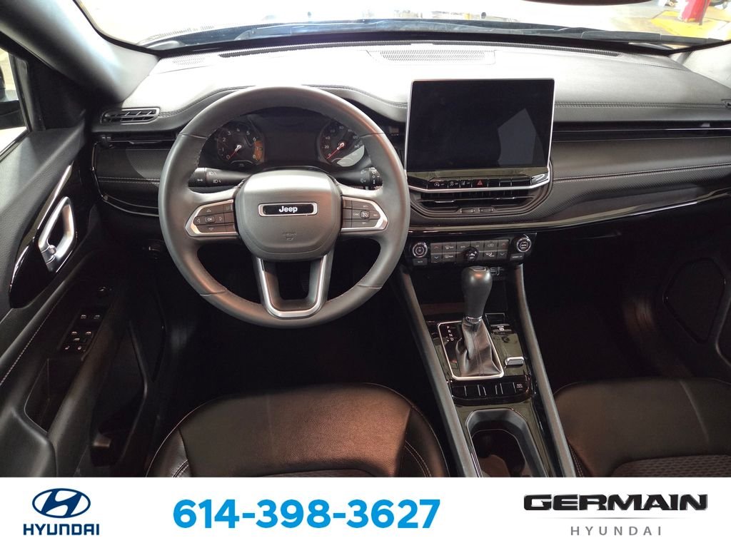 Used 2023 Gray Jeep Latitude image 17