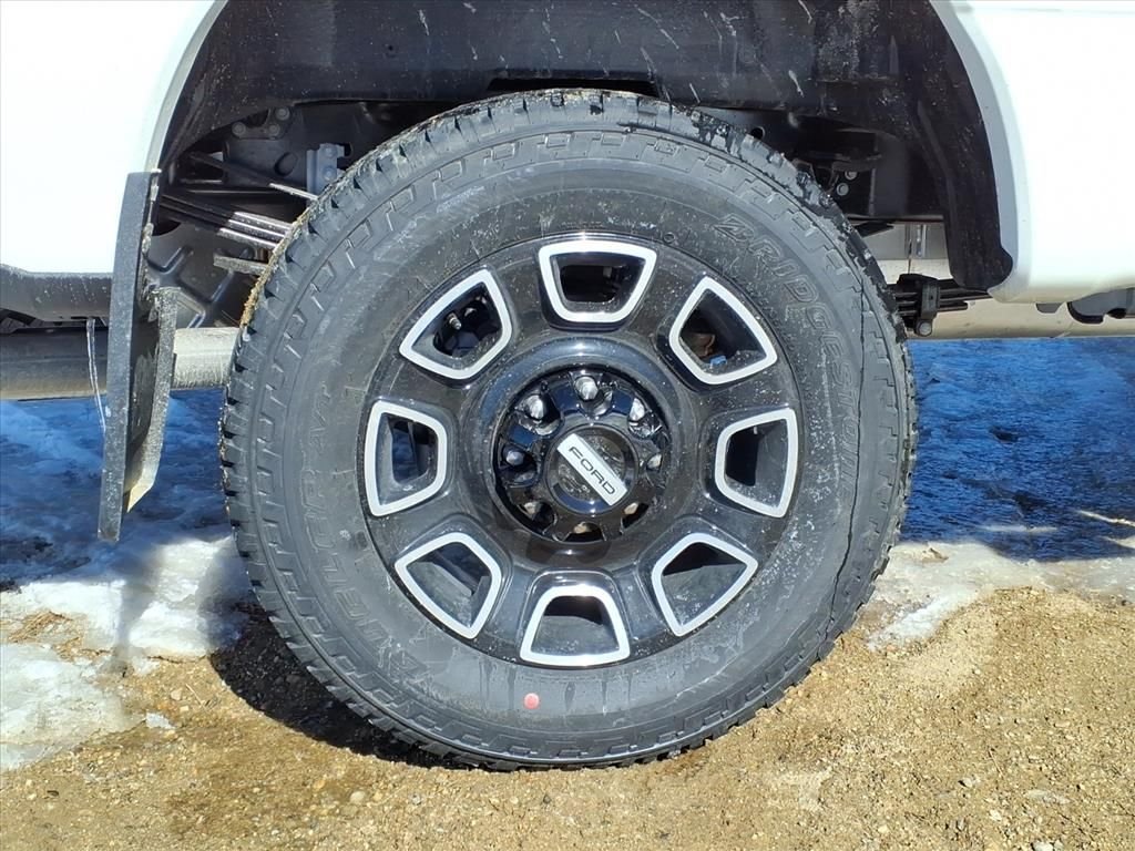 New 2026 Star White Metallic Tri-Coat Ford F-350® Platinum® image 11