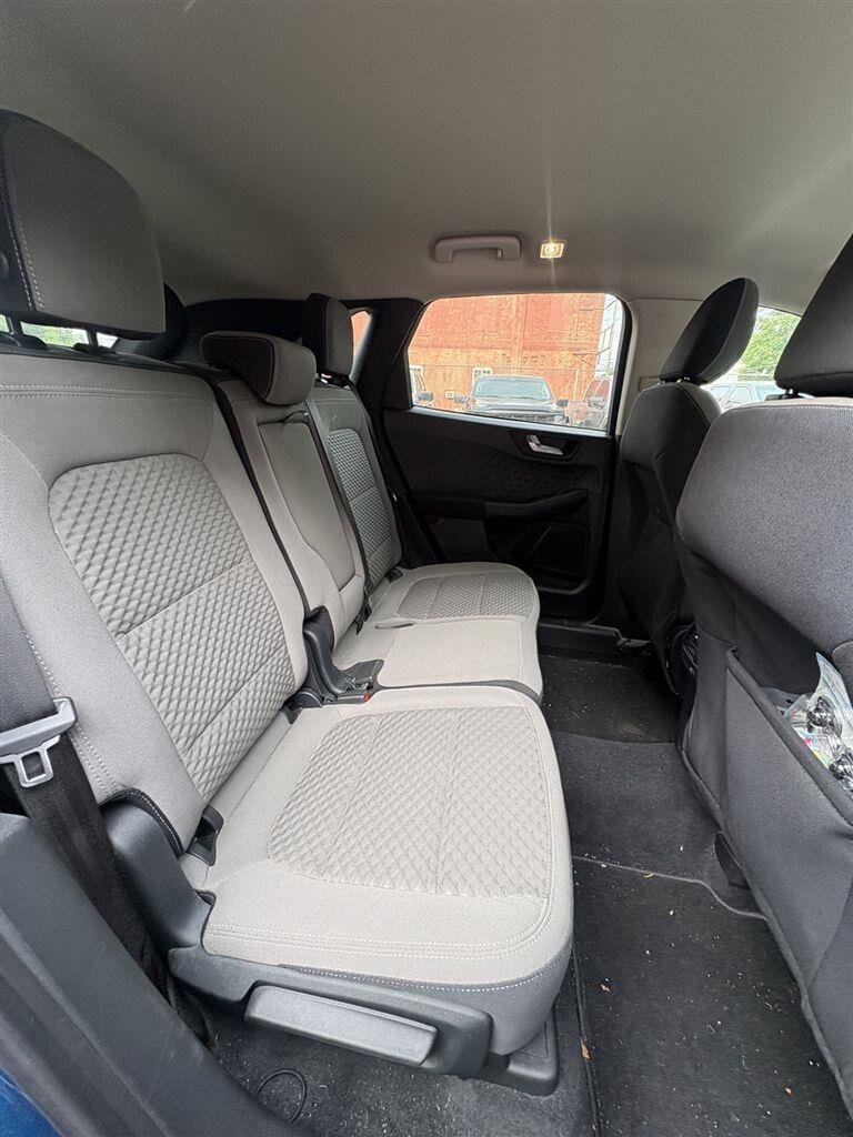 Used 2020 Dark Ford SE image 13