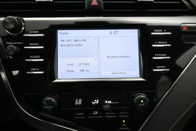 Used 2018 White Toyota SE image 17