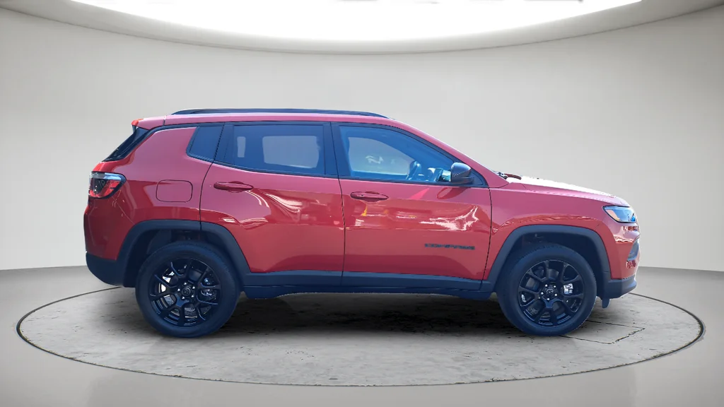 New 2026 Red Hot Pearlcoat Jeep Latitude image 2