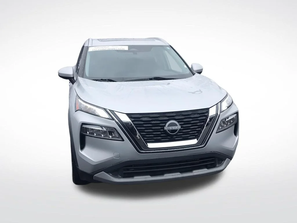 Used 2023 Silver Nissan SV image 4