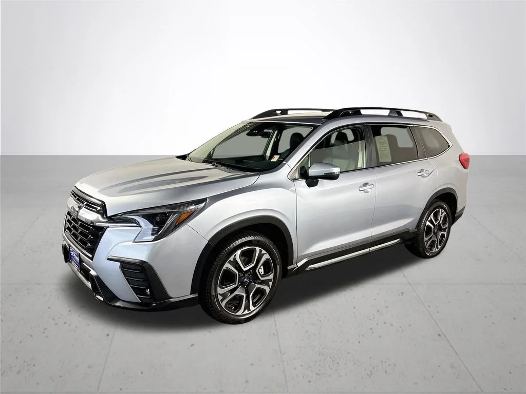 Used 2023 Silver Subaru Limited image 2