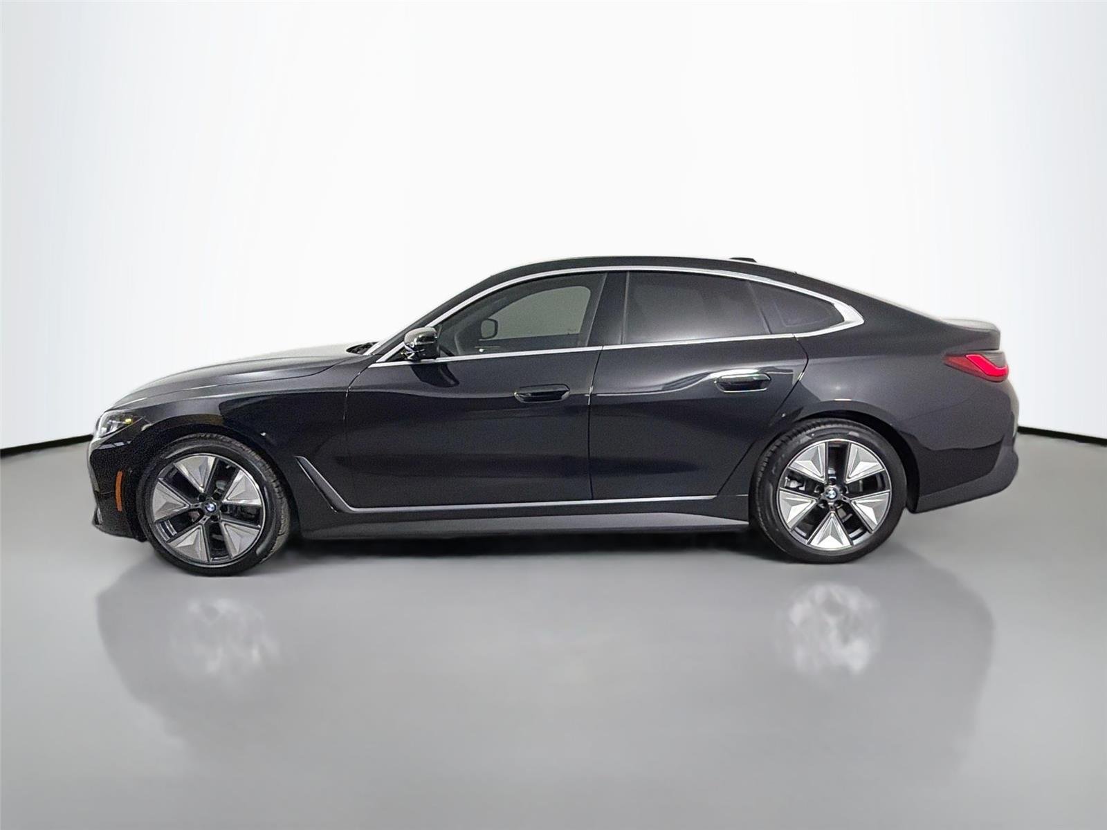 New 2026 Black Sapphire Metallic BMW eDrive40 image 9