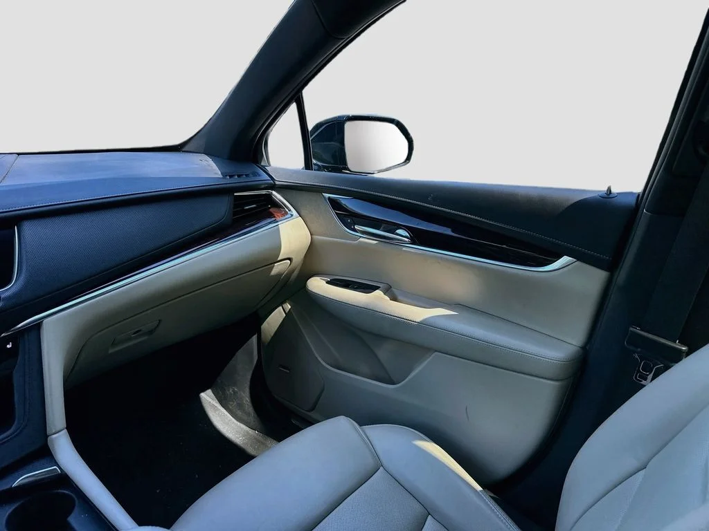Used 2017 Black Metallic Cadillac Luxury image 25