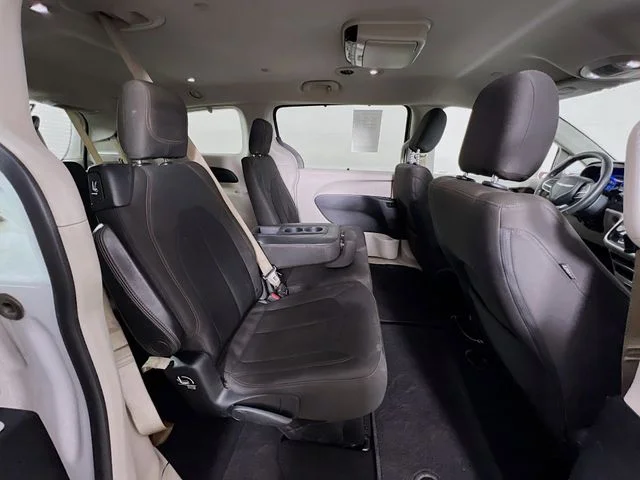 Used 2018 White Chrysler Touring Plus image 40