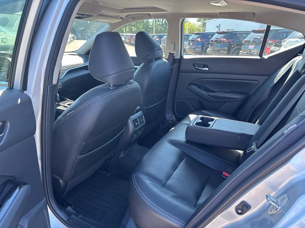 Used 2022 Silver Nissan 2.5 SL image 7