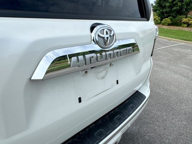 Used 2018 Blizzard Pearl Toyota Limited image 22