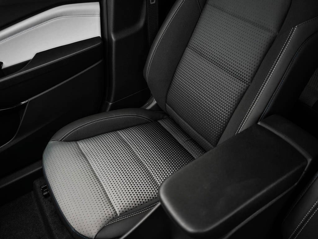 New 2026 Summit White Chevrolet LT image 23